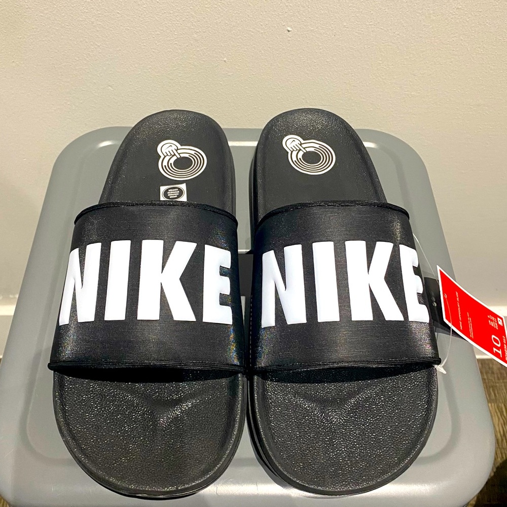 NIKE Black and White Off Court Slides Size Men’s US10